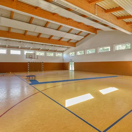 Appartement 3 Bedroom Gorgeous In Altenkirchen (Mecklenburg-Vorpommern)