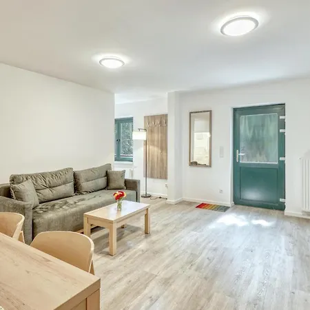 Appartement 3 Bedroom Gorgeous In Altenkirchen (Mecklenburg-Vorpommern)